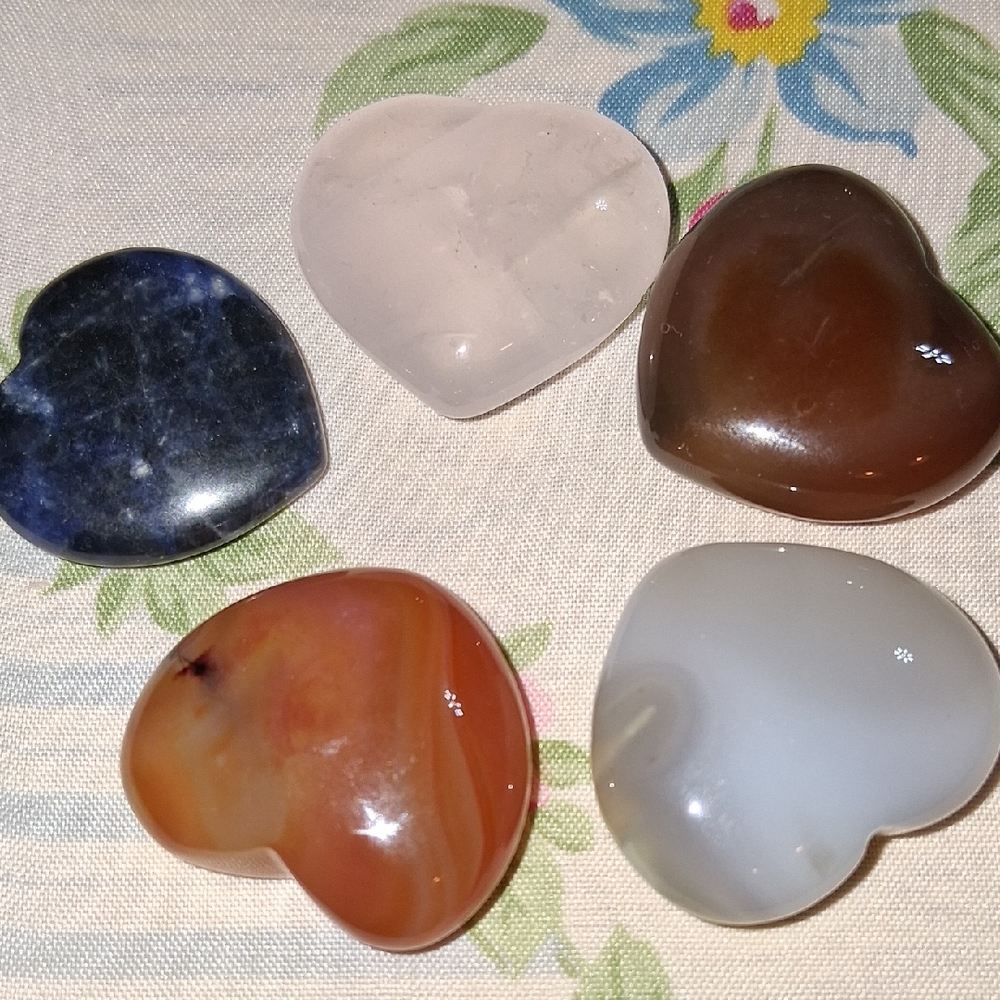 H05 Set of Heart-Shaped Gemstones